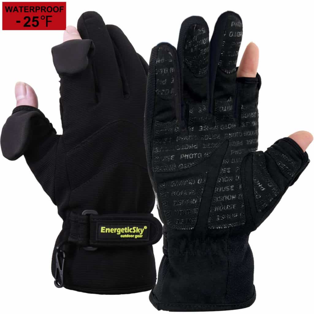 Best Touchscreen Gloves Australia (Reviews + Ratings 2022)