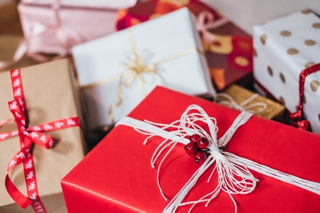 10 Best Secret Santa Gifts For Men Under 50 Australia 10 Best Secret Santa Gifts For Men Under 50 Australia